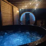 Sworna Laka Z Zewnetrznym Spa- Sauna, Jacuzzi, Balia 別荘 スヲーネガシエ